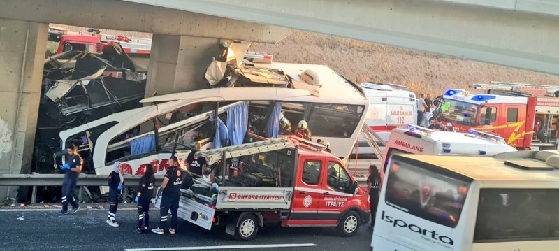 Ankara’da yolcu otobüsü kaza yaptı 11 ölü Çok Sayıda Yaralı