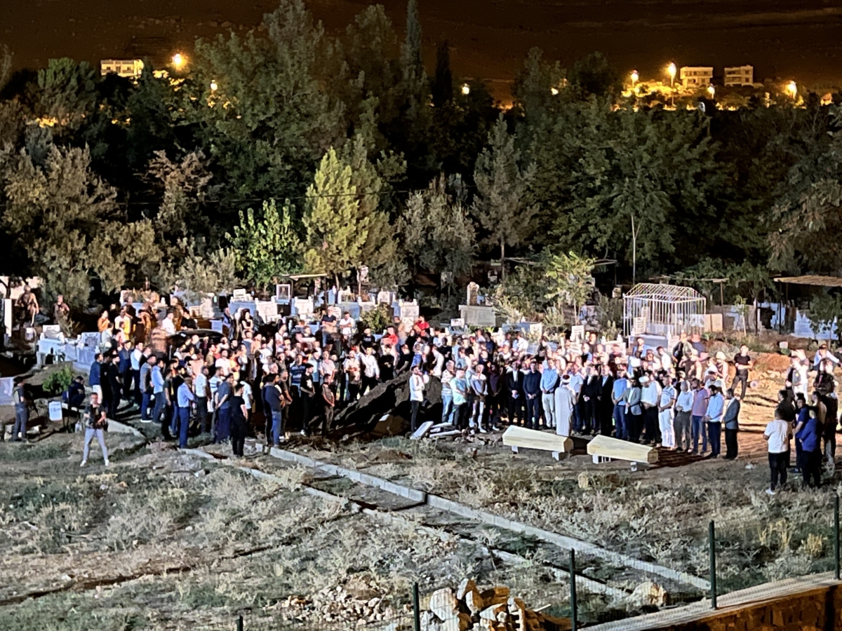 MARDİN (İHA) - Bakan Soylu Mardin’in Derik ilçesinde katliam gibi kazada hayatını kaybeden vatandaşların cenaze ve defin törenine katıldı.