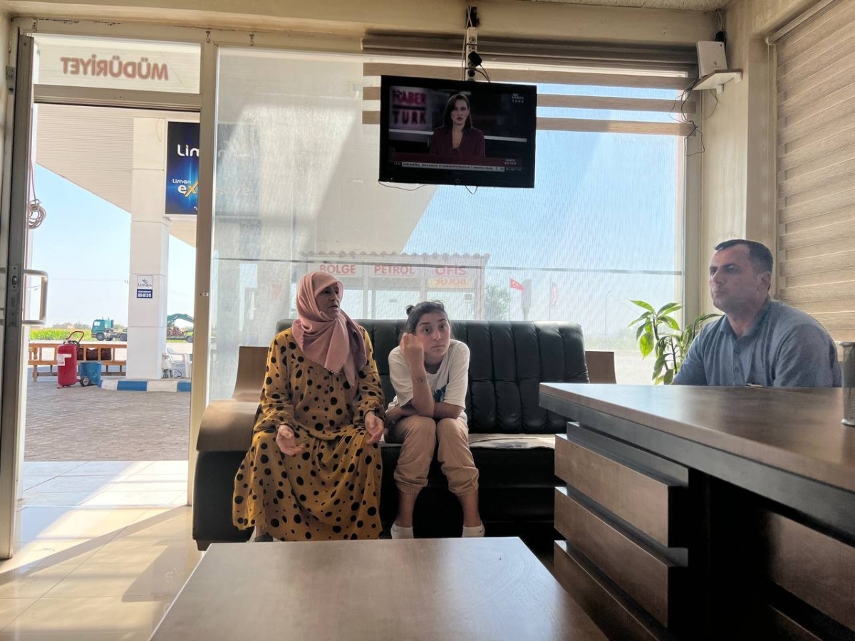 Altın ve para dolu çantayı sahibine teslim ettiler