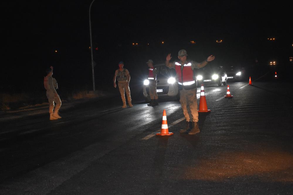 Şanlıurfa’da mevsimlik işçileri taşıyan minibüs ile otomobil çarpıştı: 16 yaralı