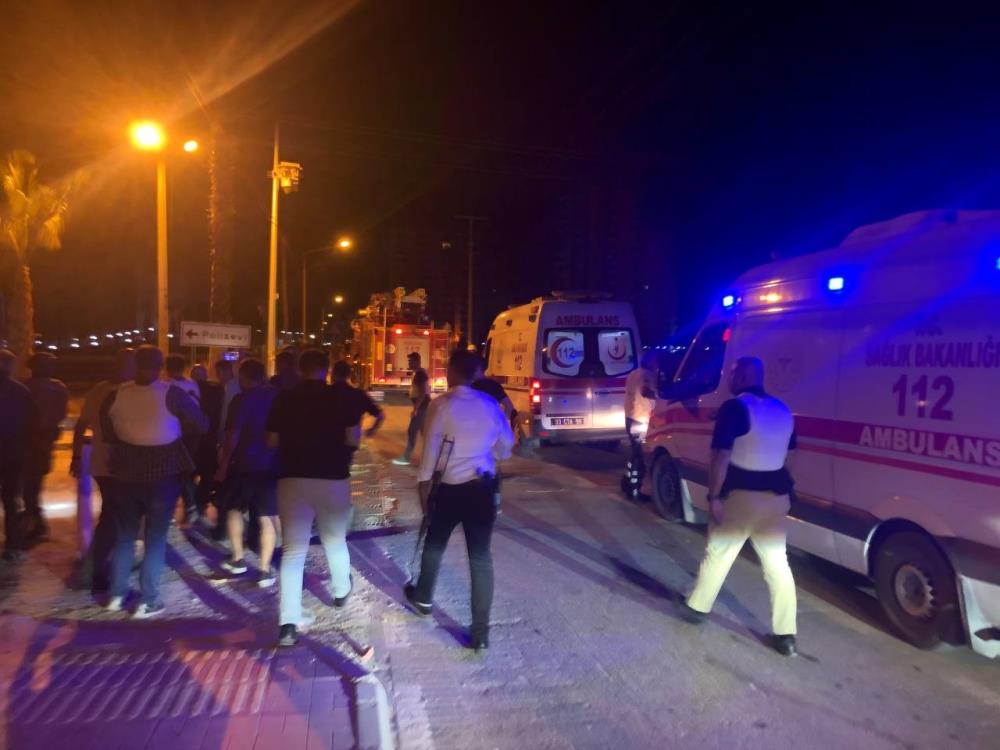 Mersin'de polisevi yakınında patlama