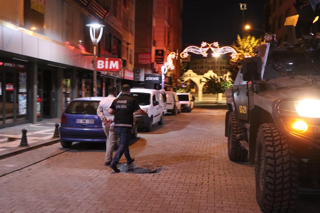 Şanlıurfa'da hava destekli uyuşturucu operasyonu 86 gözaltı