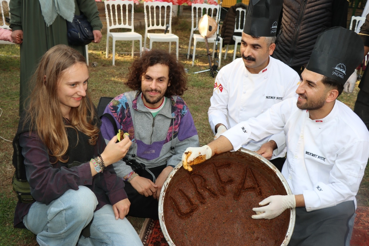 BAŞKAN BEYAZGÜL, “ŞANLIURFA’NIN LEZZETLERİNİ HERKES TATMALI”