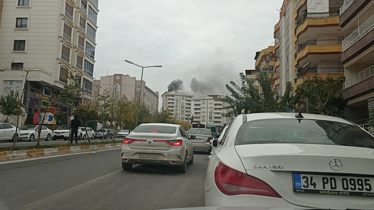 Karaköprü'de Apartman Çatı Katı Cayır Cayır Yandı