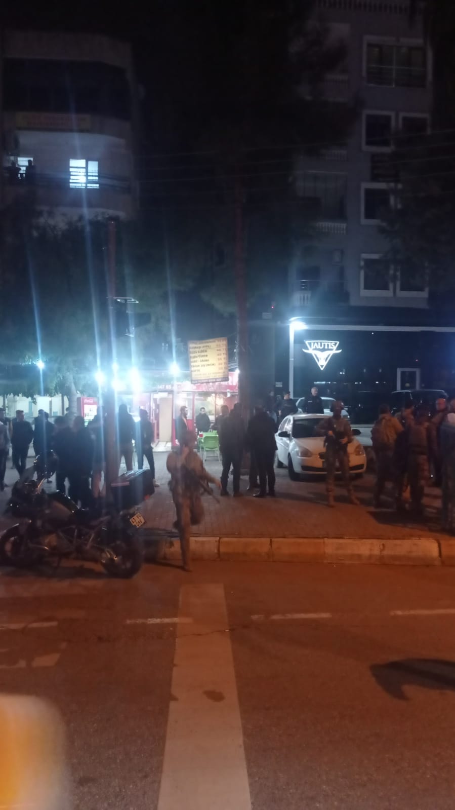 Şanlıurfa'da polise silahlı saldırı
