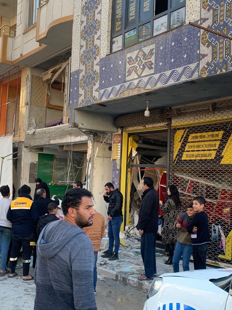 Akçakale'de bir binada patlama çok sayıda yararı var