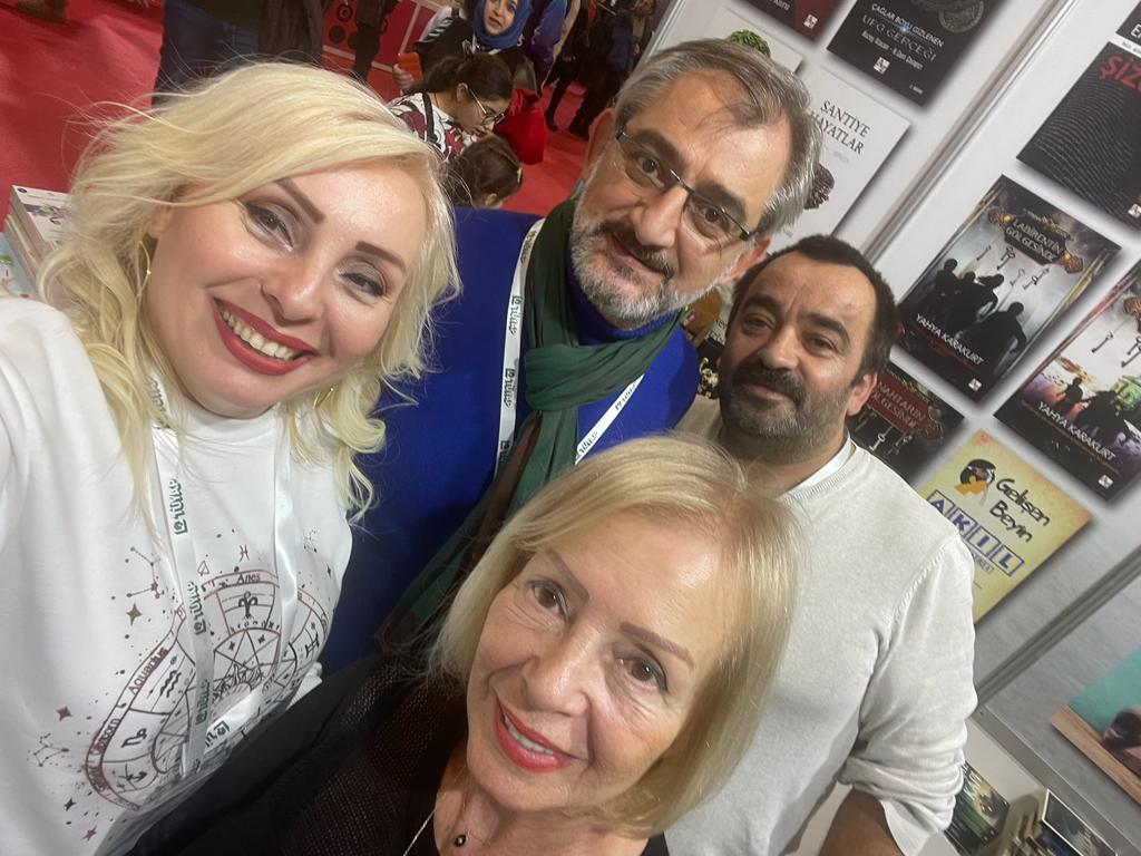 Akosman TÜYAP’ta sevenleriyle buluştu