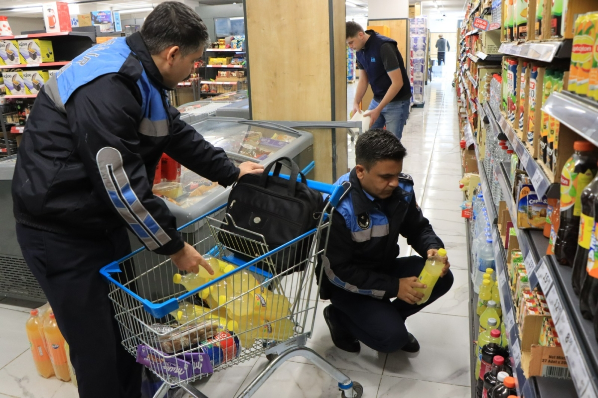 Şanlıurfa Büyükşehir Zabıtadan Market Denetimi, 33 Markete Ceza Kesildi