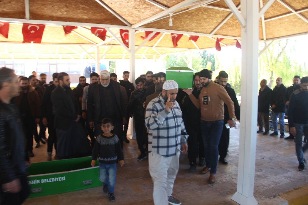 Dün feci kazada ölenler son yolculuğuna uğurlanıyor
