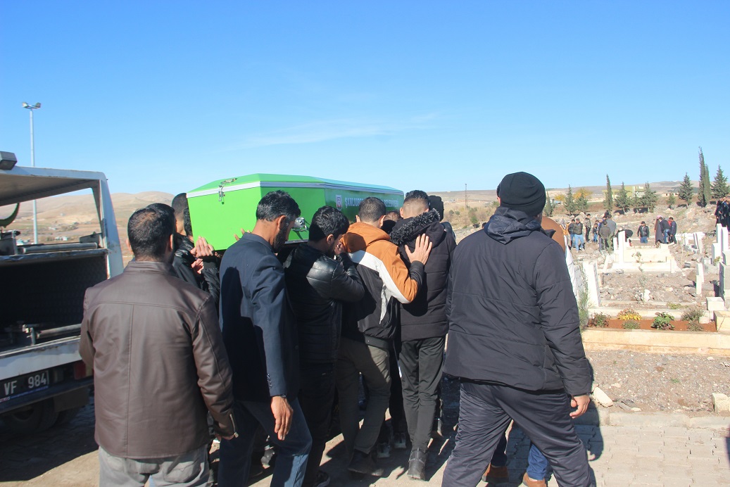 Dün feci kazada ölenler son yolculuğuna uğurlanıyor