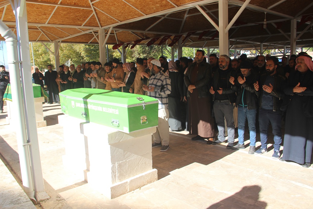 Dün feci kazada ölenler son yolculuğuna uğurlanıyor