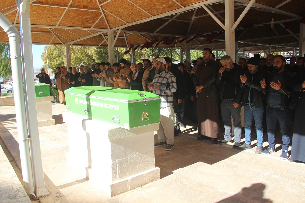 Dün feci kazada ölenler son yolculuğuna uğurlanıyor