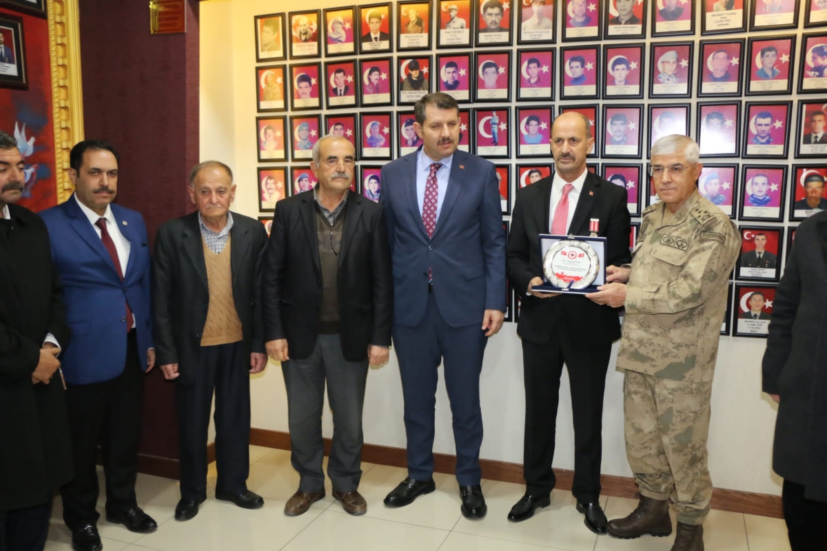 Jandarma Genel Komutanı Çetin'den Şehit Aileler Derneğine Ziyaret