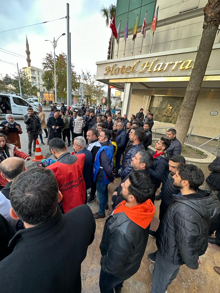 Şanlıurfa'da 8 sendikadan promosyon protestosu