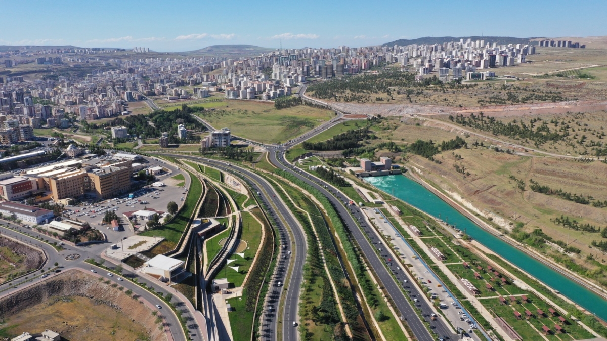 MODERN İLÇE KARAKÖPRÜ VATANDAŞLARIN GÖZDESİ OLDU