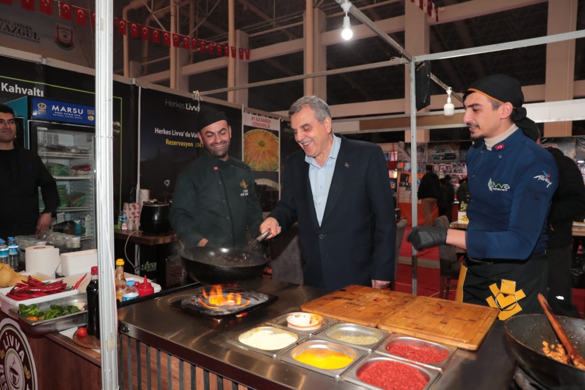 YÖRESEL ÜRÜNLER VE HEDİYELİK EŞYA FUARI SONA ERDİ