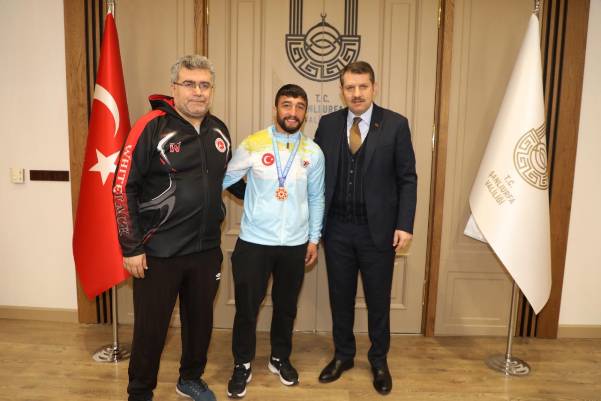 Şampiyonlar ödüllendirildi