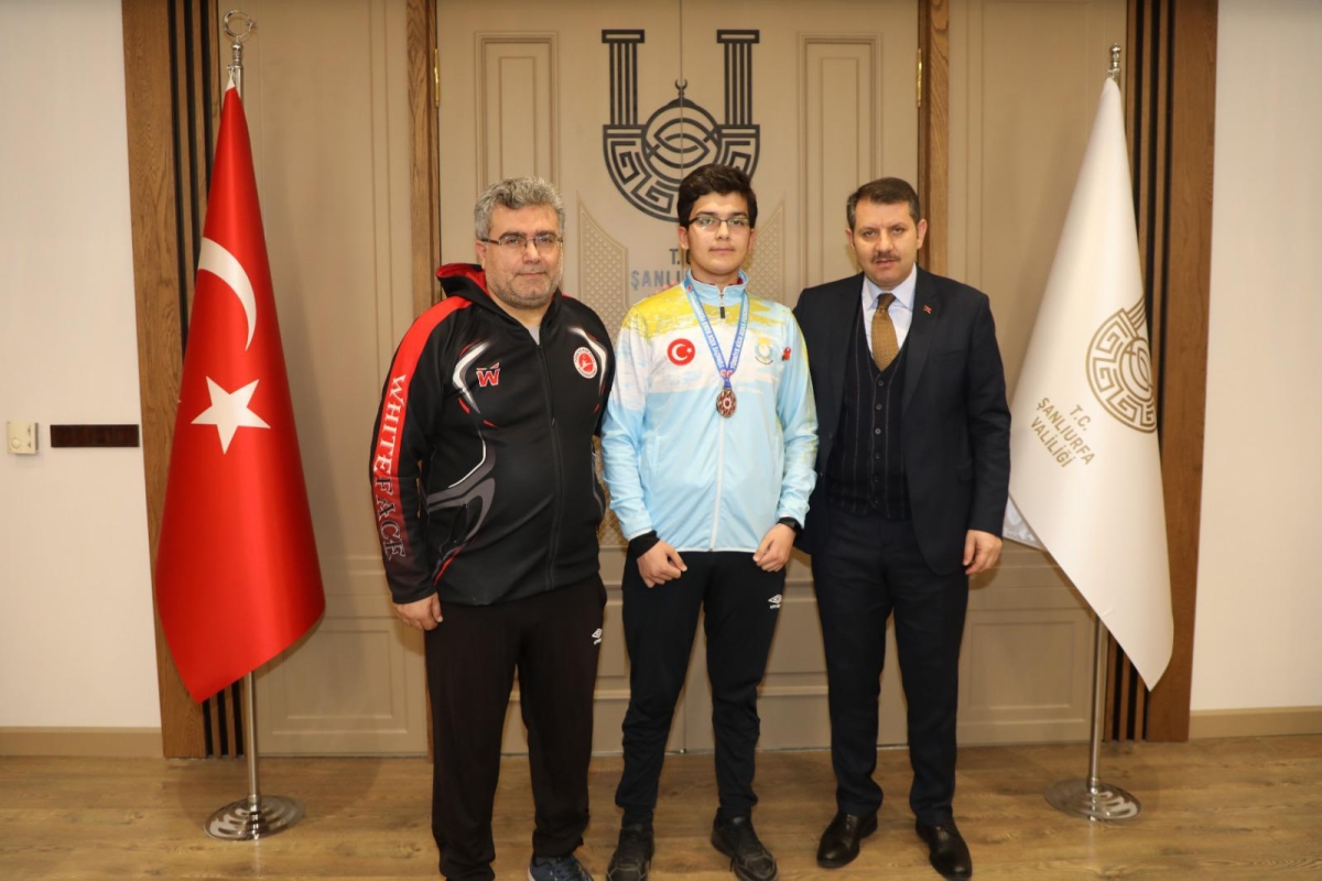 Şampiyonlar ödüllendirildi