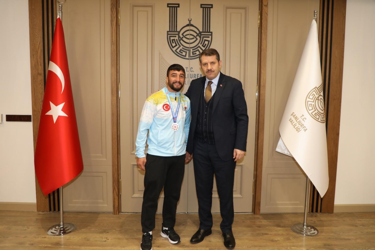 Şampiyonlar ödüllendirildi