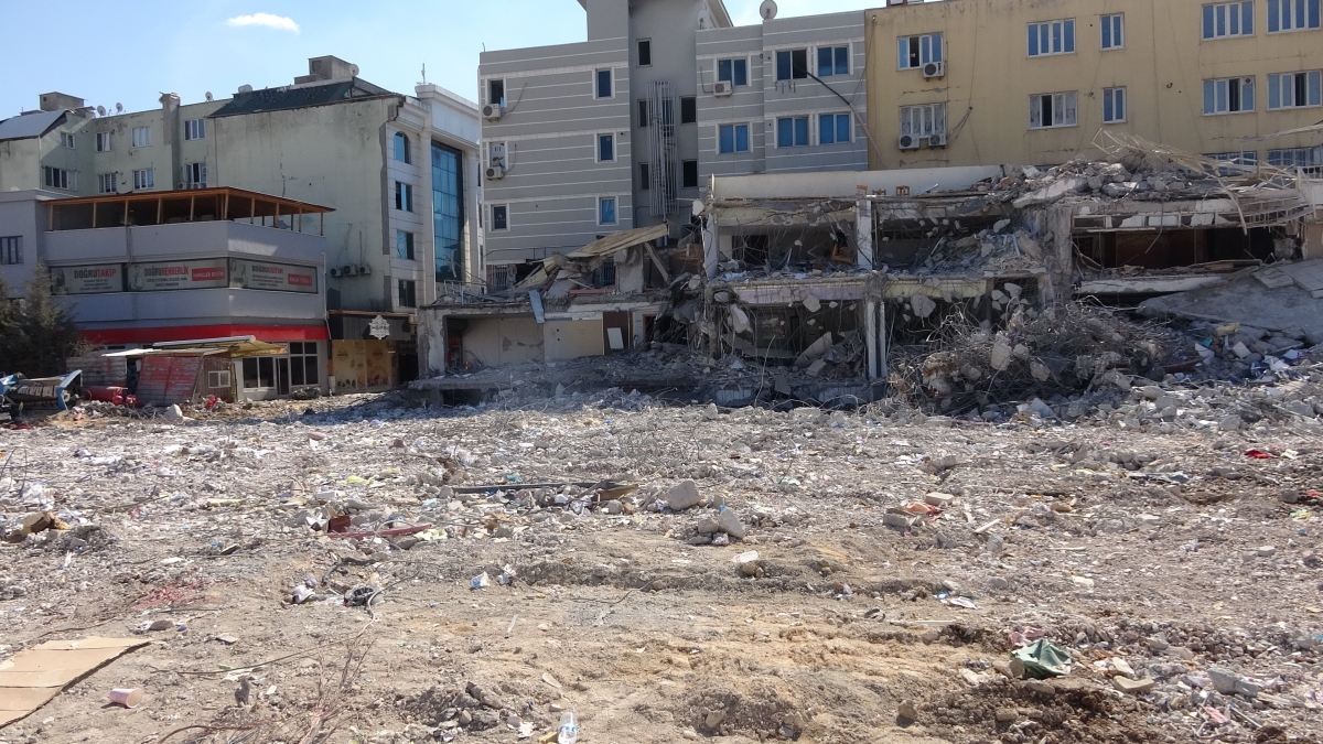 Deprem Adıyaman’da 6 oteli yıktı