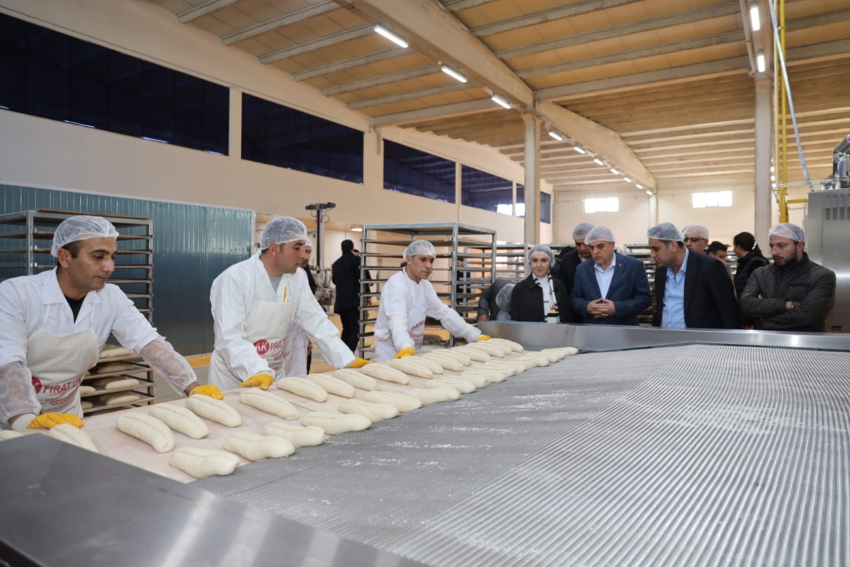 MİLLETVEKİLİ AÇANAL’DAN HALK EKMEĞE TAM NOT