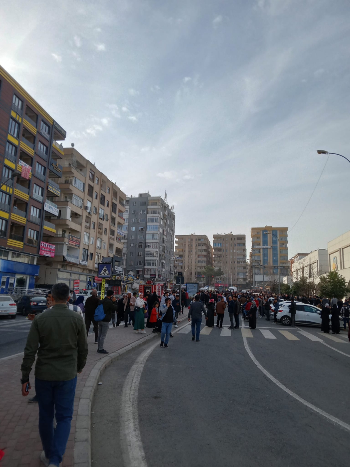 Urfa'daki 2500 Ağır Hasarlı Bina Acilen Yıkılmalı