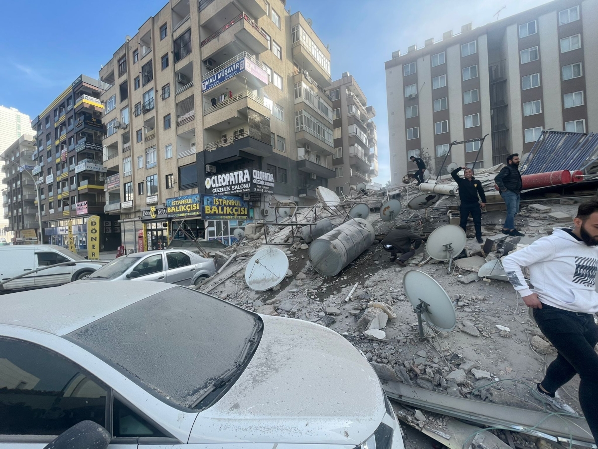 Urfa'daki 2500 Ağır Hasarlı Bina Acilen Yıkılmalı
