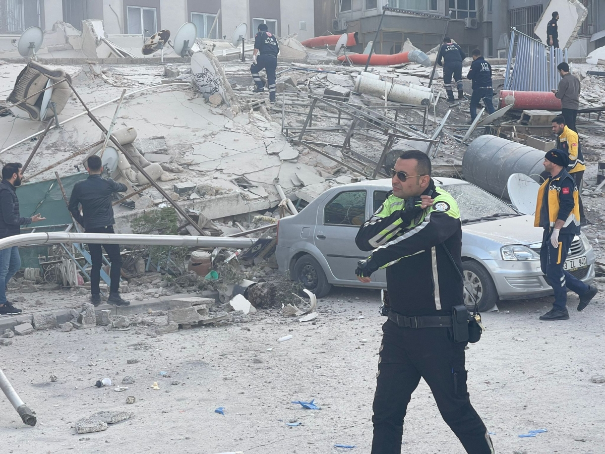 Urfa'daki 2500 Ağır Hasarlı Bina Acilen Yıkılmalı