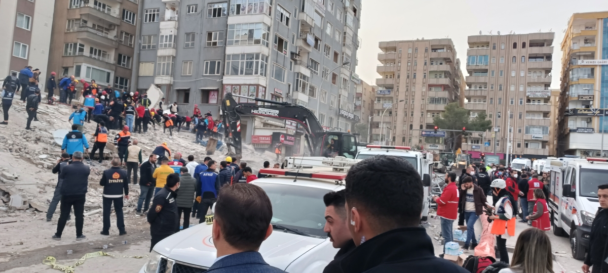 Urfa'daki 2500 Ağır Hasarlı Bina Acilen Yıkılmalı