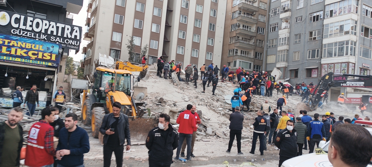 Urfa'daki 2500 Ağır Hasarlı Bina Acilen Yıkılmalı