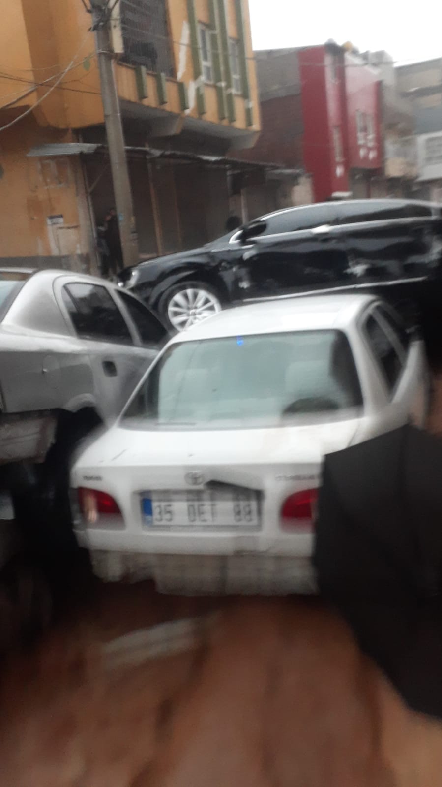 Şanlıurfa'da sağanak derelerin taşmasına neden oldu