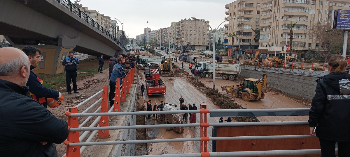 Şanlıurfa'da Sağanak Yağış Sonrası Çalışmalar Sürüyor