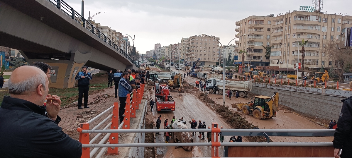 Şanlıurfa'da Sağanak Yağış Sonrası Çalışmalar Sürüyor