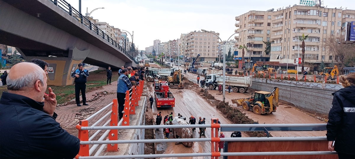 Şanlıurfa'da Sağanak Yağış Sonrası Çalışmalar Sürüyor