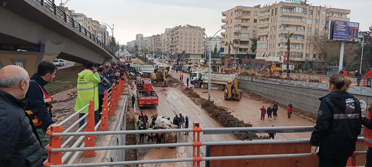 Şanlıurfa'da Sağanak Yağış Sonrası Çalışmalar Sürüyor
