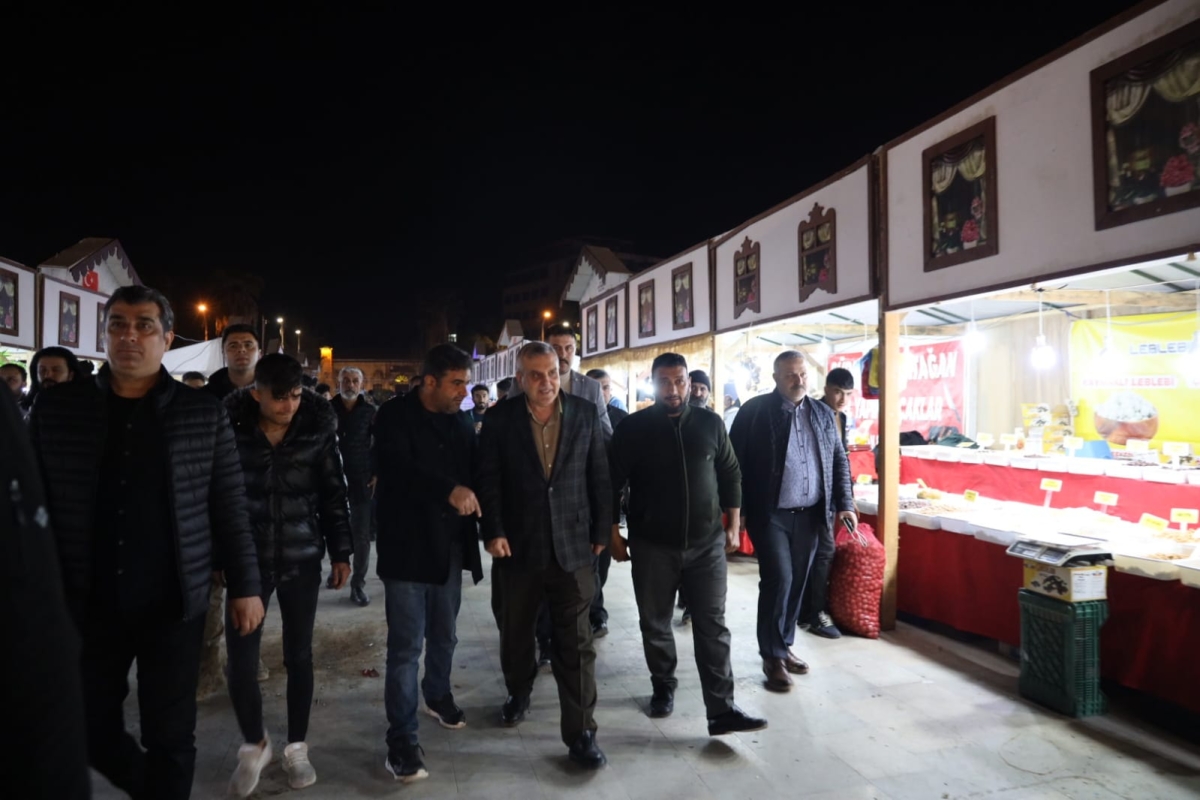 İbrahim bereketiyle kentte iftar sofralarını kurduklarını söyledi.