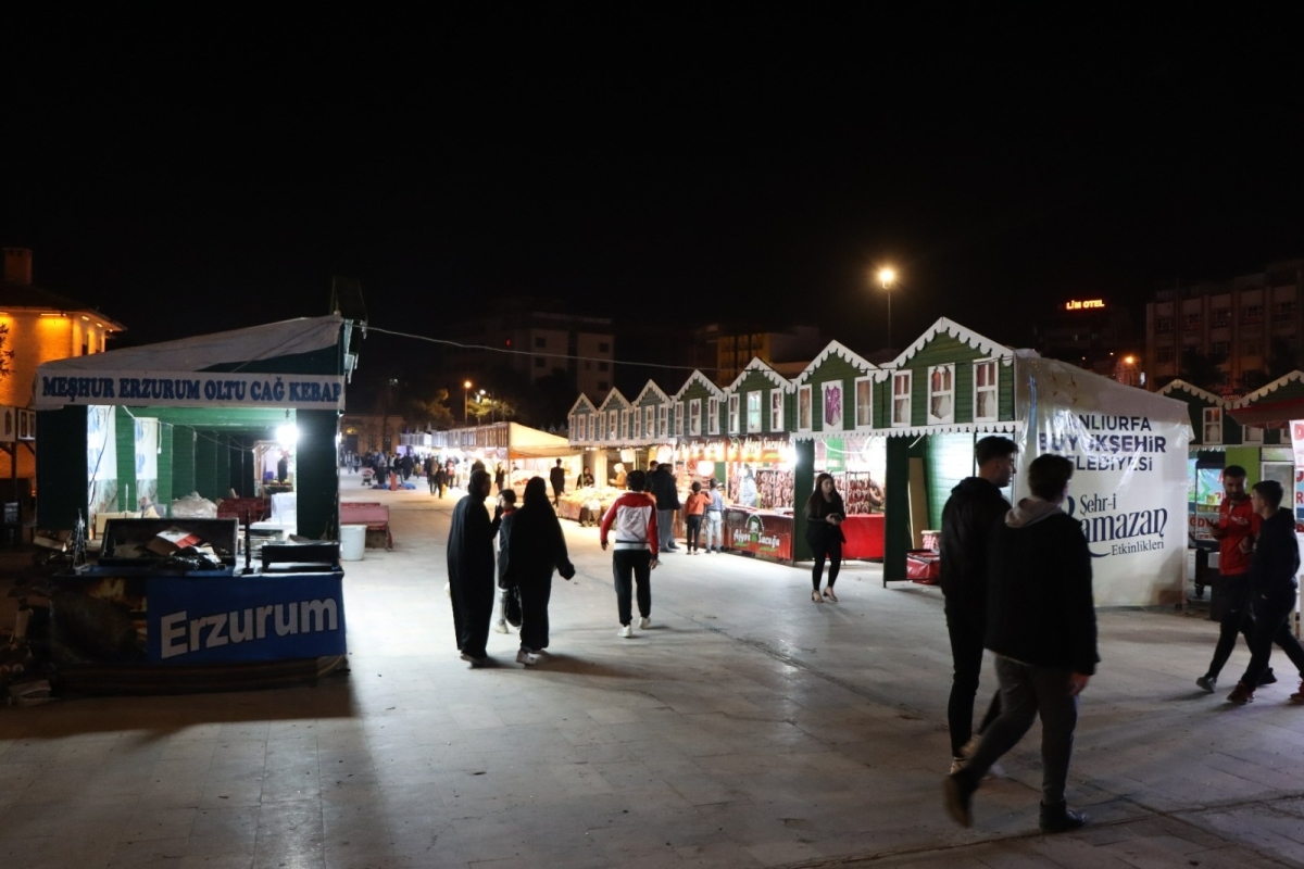 İbrahim bereketiyle kentte iftar sofralarını kurduklarını söyledi.