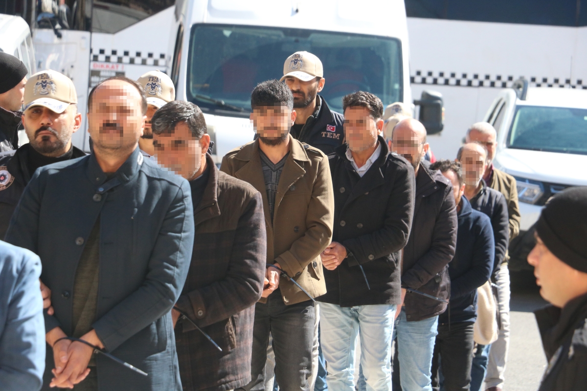 Şanlıurfa’da terörden gözaltına alınan 24 zanlı adliyede  