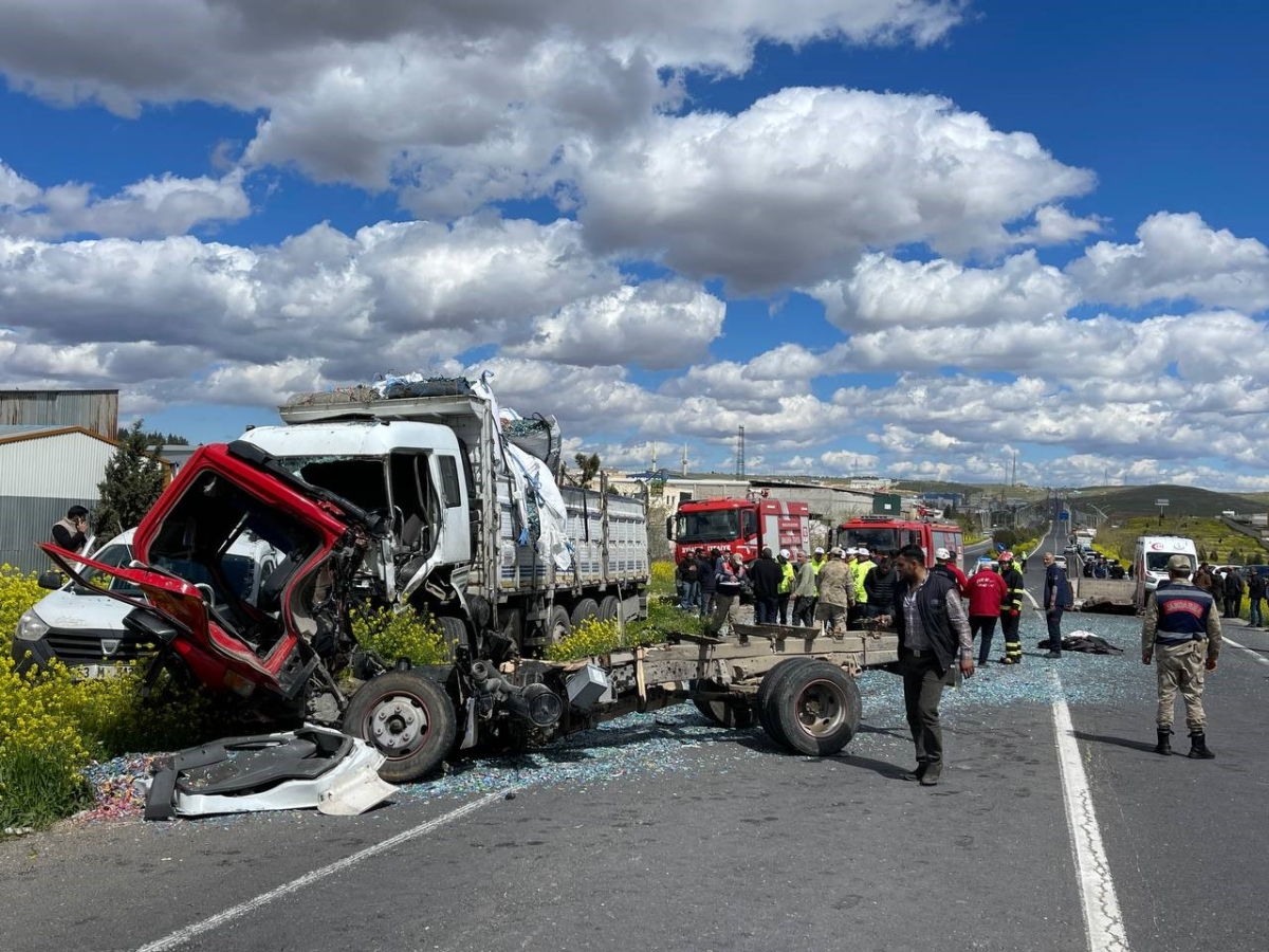 Şanlıurfa’da feci kaza: 2 ölü, 4 yaralı