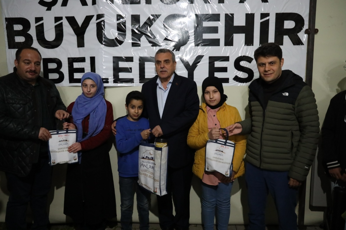 BAŞKAN BEYAZGÜL, VİRANŞEHİR İFTAR ÇADIRINDA VATANDAŞLARLA İFTAR YAPTI