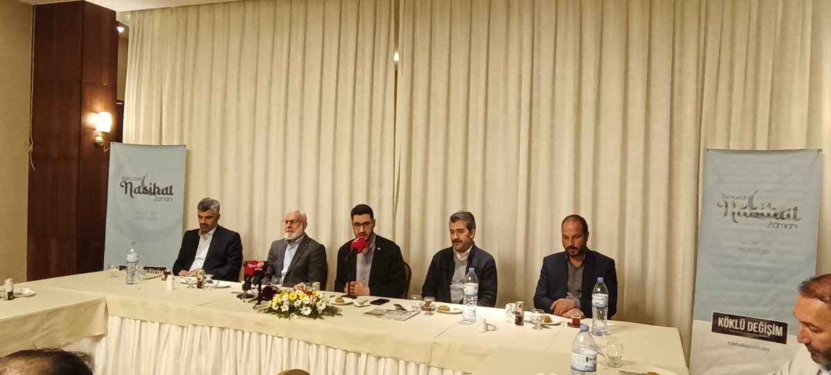 Köklü değişim derneği iftar yemeği düzenledi