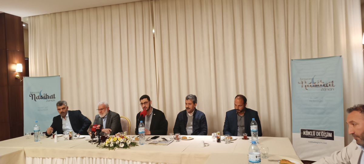 Köklü değişim derneği iftar yemeği düzenledi