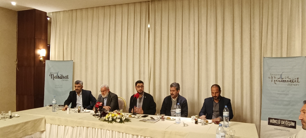 Köklü değişim derneği iftar yemeği düzenledi