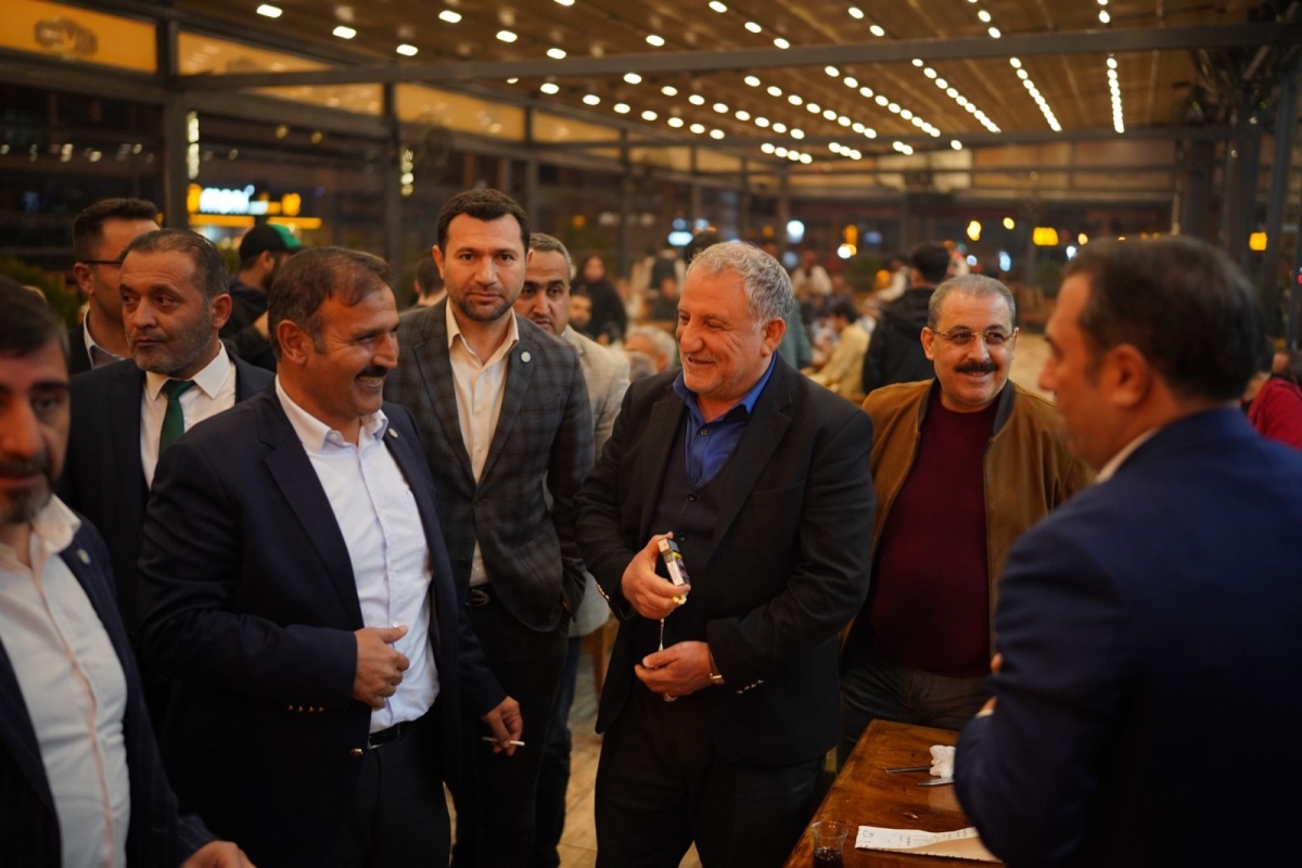 Emin yetim basınla Bir araya geldi