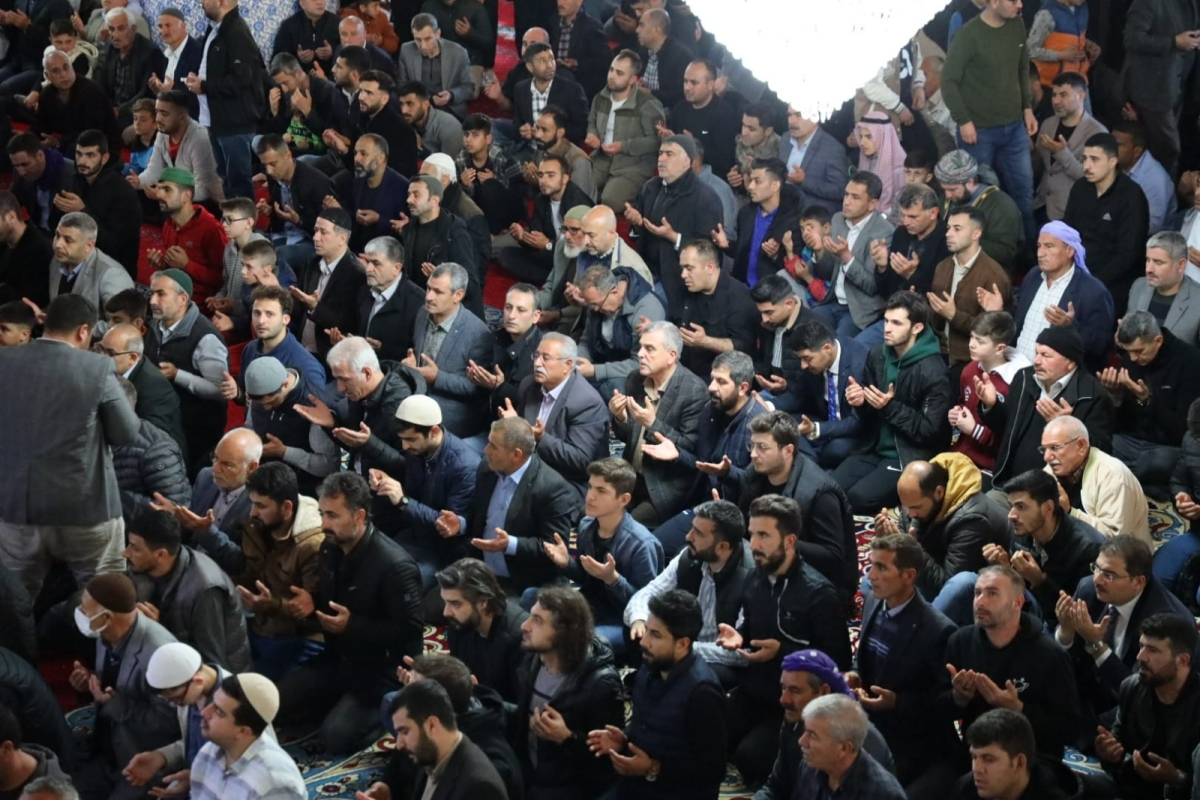 BAŞKAN BEYAZGÜL, VATANDAŞLARIN BAYRAMINI TEBRİK