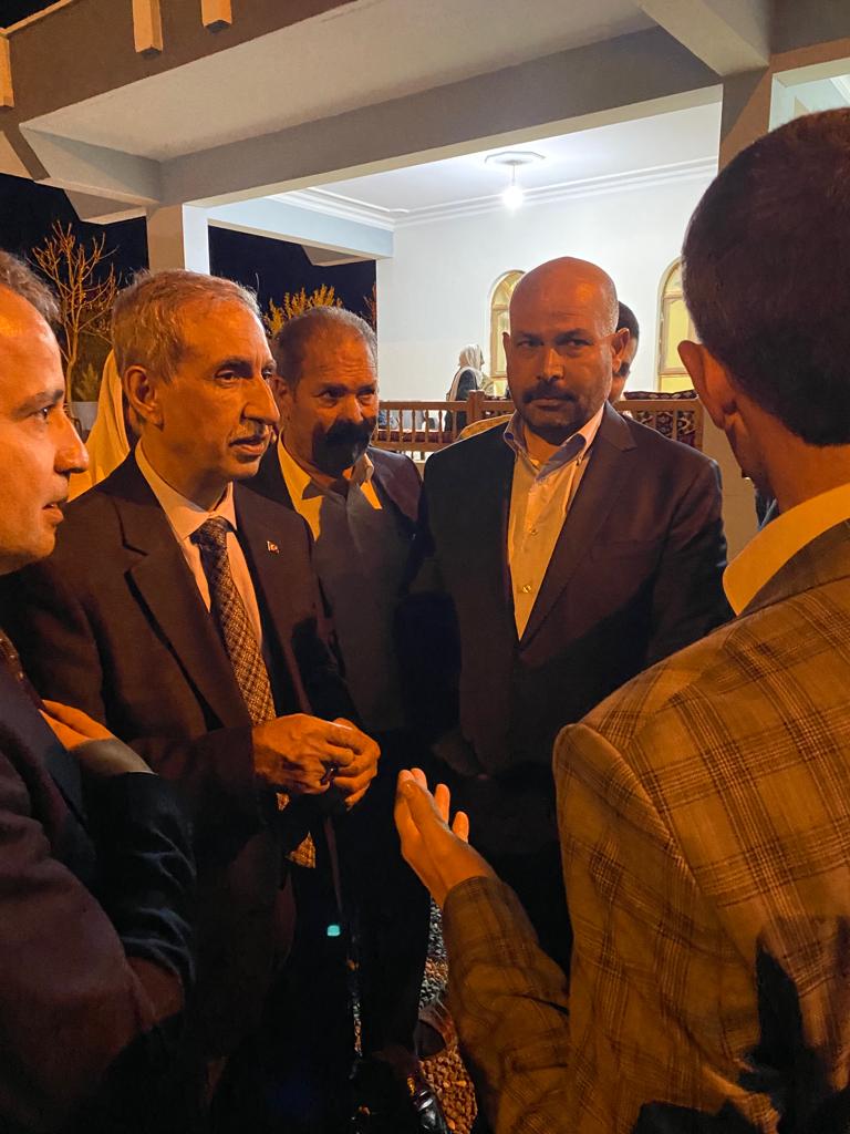Ak parti Şanlıurfa milletvekili adayı Abdulrahim Dusak Hilvan ilçesine çıkarma yaptı.