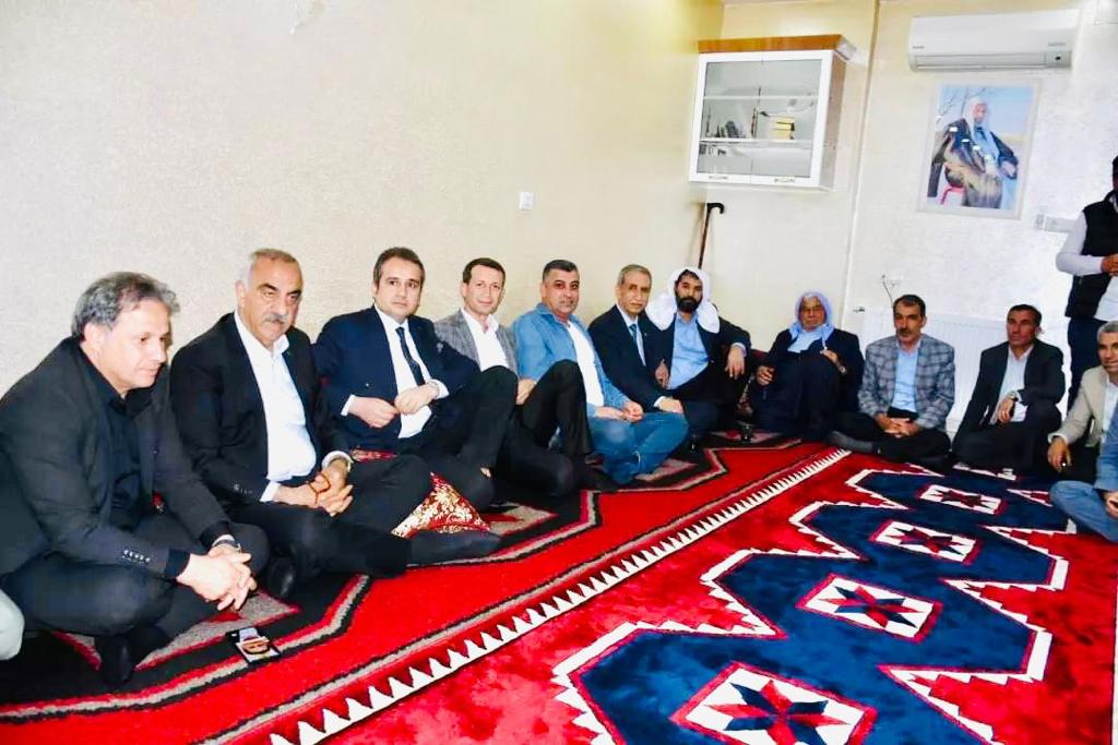 Ak parti Şanlıurfa milletvekili adayı Abdulrahim Dusak Hilvan ilçesine çıkarma yaptı.