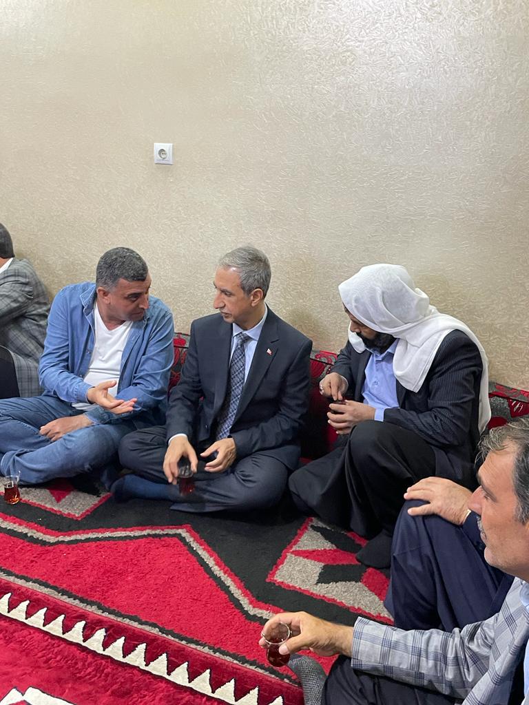 Ak parti Şanlıurfa milletvekili adayı Abdulrahim Dusak Hilvan ilçesine çıkarma yaptı.