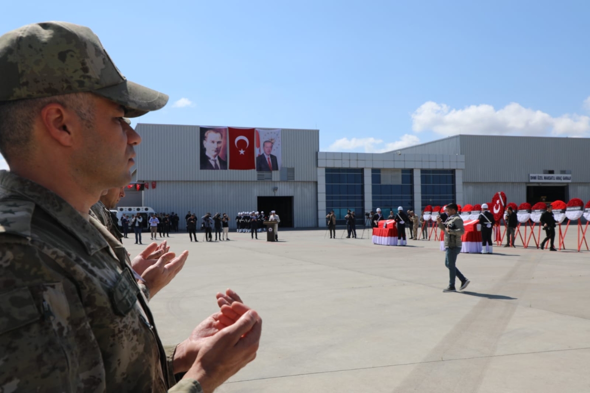 Şehit polisler melmeketlerine uğurlandı