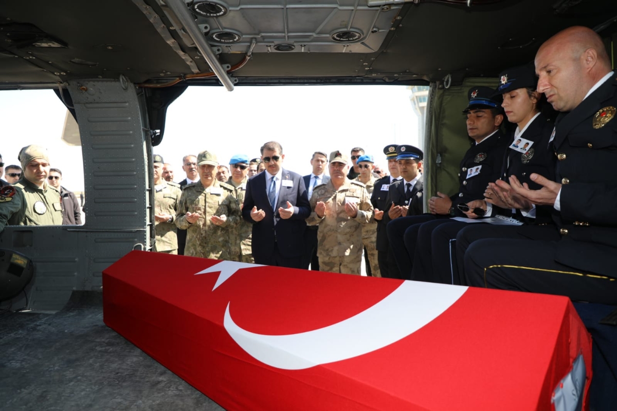 Şehit polisler melmeketlerine uğurlandı